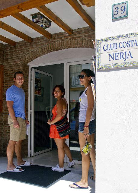 非公開: Escuela de Idiomas Nerja