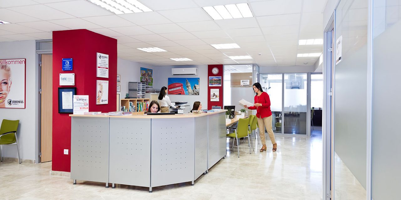 Escuela de Idiomas Carlos V